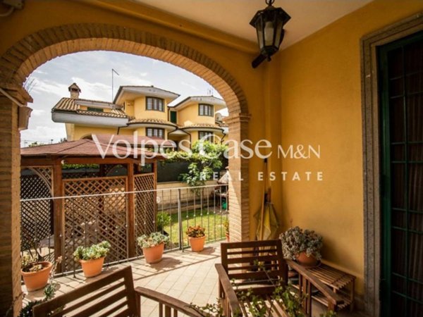 casa indipendente in vendita a Guidonia Montecelio in zona Setteville