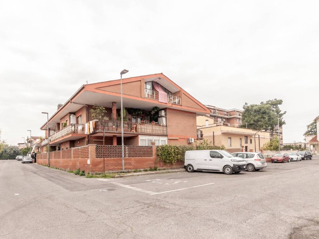 appartamento in vendita a Guidonia Montecelio in zona Villalba