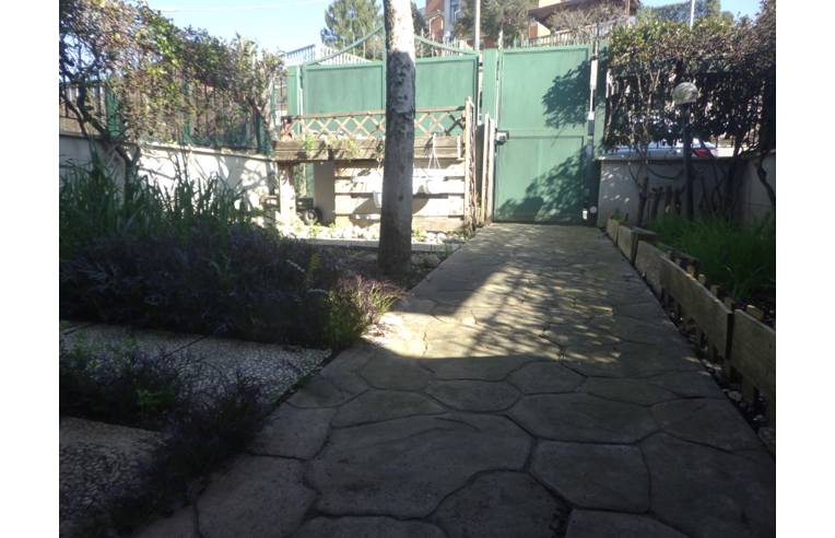 casa indipendente in vendita a Guidonia Montecelio in zona Marco Simone