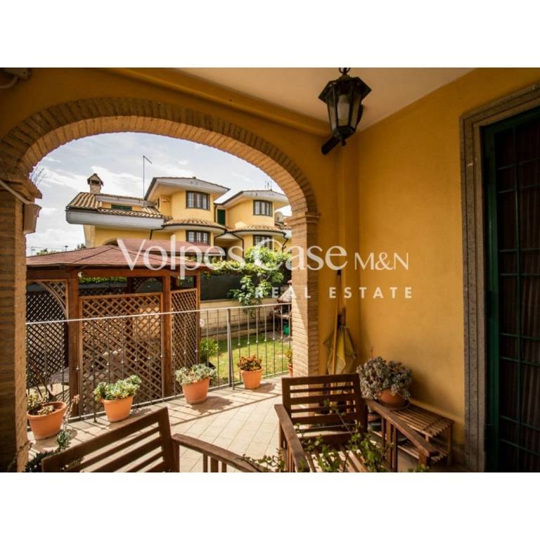 casa indipendente in vendita a Guidonia Montecelio in zona Montecelio