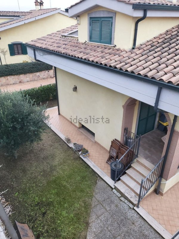 casa indipendente in vendita a Guidonia Montecelio in zona Marco Simone