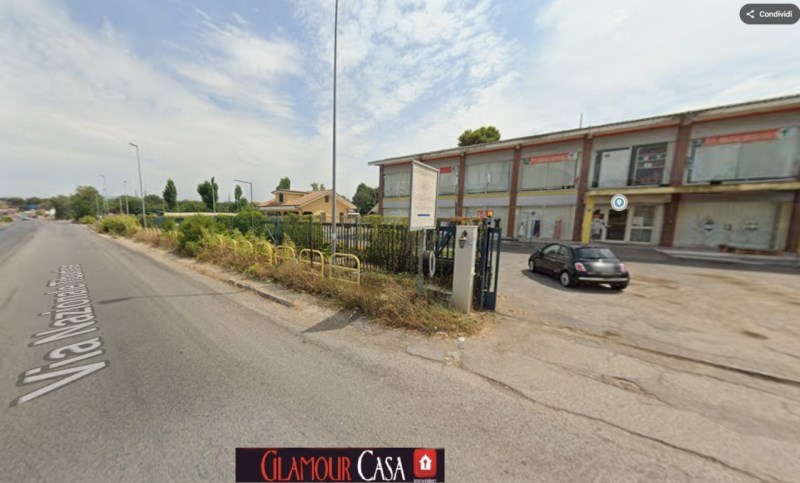 negozio in vendita a Guidonia Montecelio in zona Montecelio