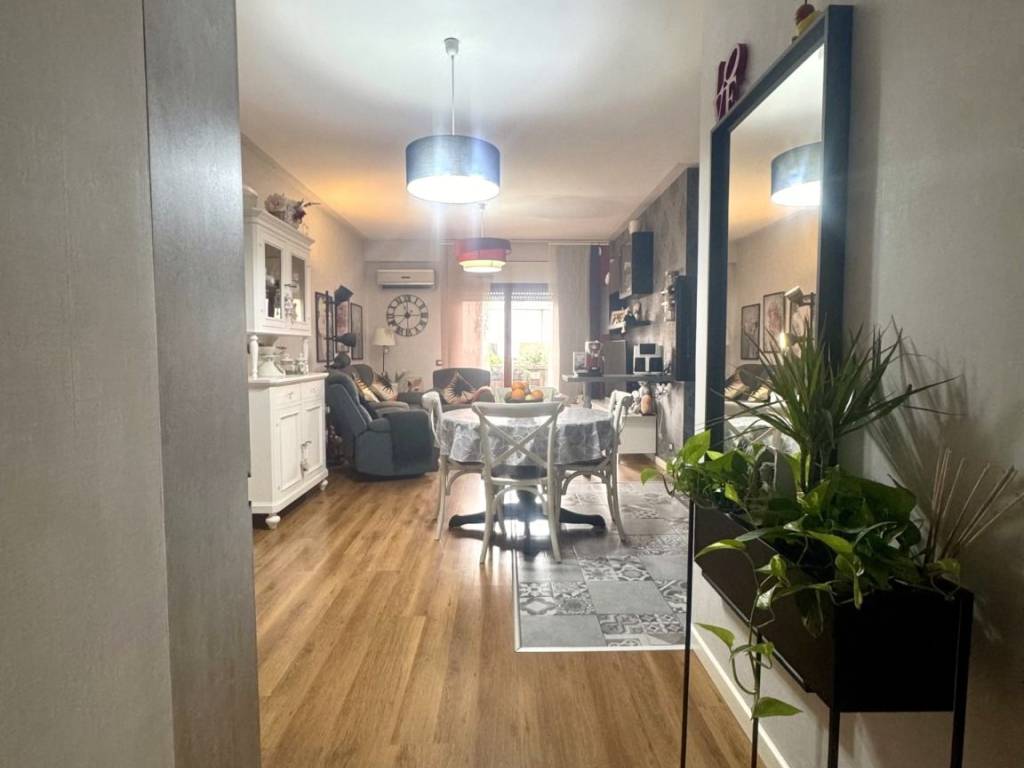 appartamento in vendita a Guidonia Montecelio in zona Guidonia