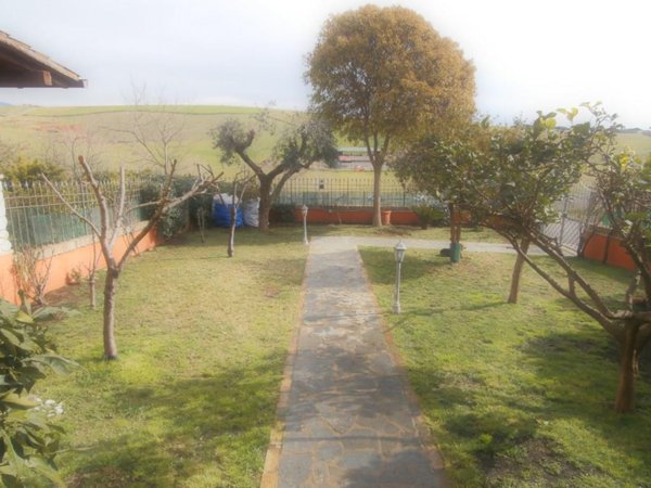 casa indipendente in vendita a Guidonia Montecelio in zona Colleverde