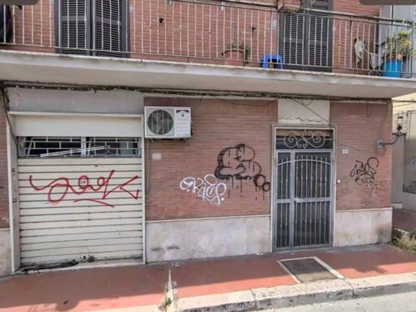 negozio in vendita a Guidonia Montecelio in zona Villalba