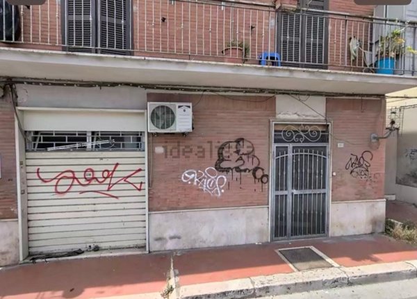 negozio in vendita a Guidonia Montecelio in zona Villalba