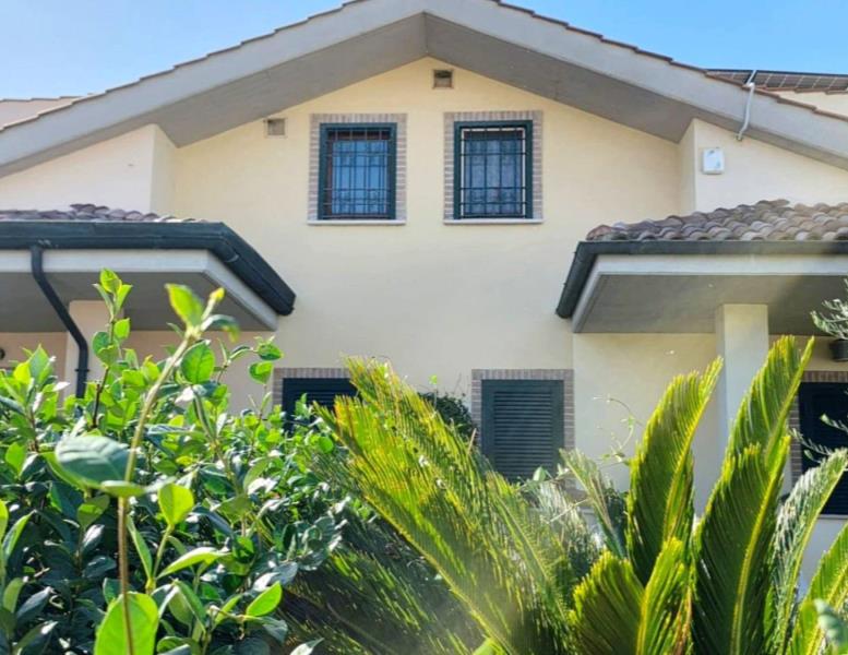 casa indipendente in vendita a Guidonia Montecelio in zona Marco Simone