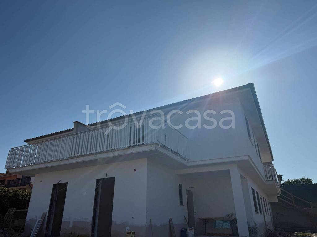 casa indipendente in vendita a Guidonia Montecelio in zona Montecelio