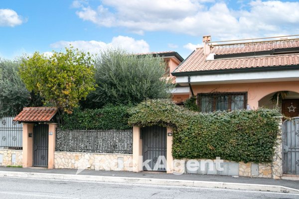 appartamento in vendita a Guidonia Montecelio in zona Setteville