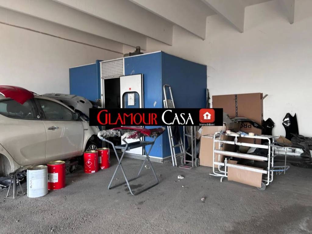 locale commerciale in vendita a Guidonia Montecelio