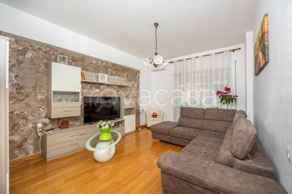 appartamento in vendita a Guidonia Montecelio in zona Colleverde