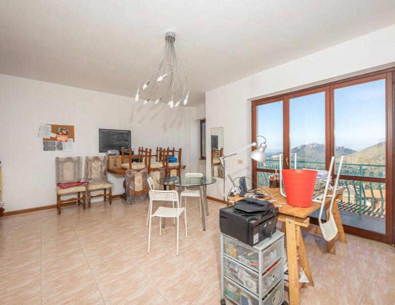 casa indipendente in vendita a Guidonia Montecelio in zona Montecelio