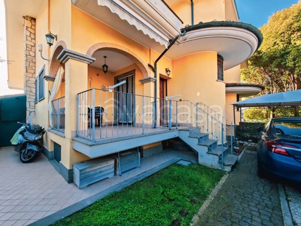 casa indipendente in vendita a Guidonia Montecelio in zona Marco Simone