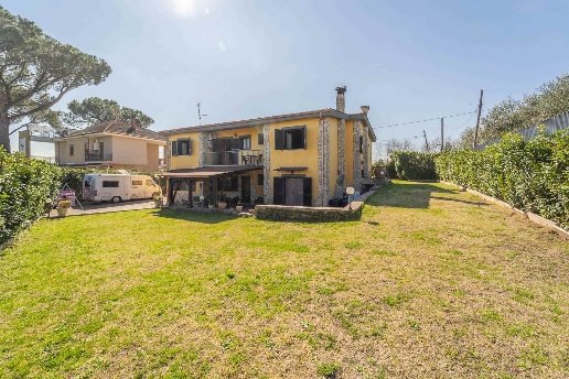 casa indipendente in vendita a Guidonia Montecelio in zona Guidonia