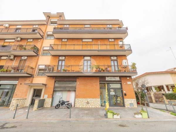 negozio in vendita a Guidonia Montecelio