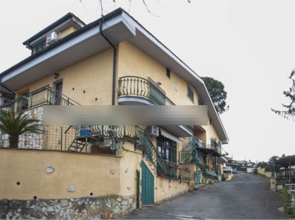 casa indipendente in vendita a Guidonia Montecelio in zona Marco Simone