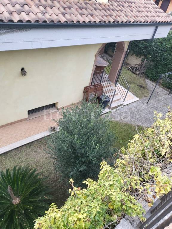 casa indipendente in vendita a Guidonia Montecelio in zona Marco Simone