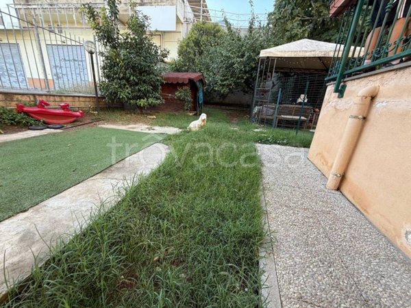 casa indipendente in vendita a Guidonia Montecelio in zona Guidonia