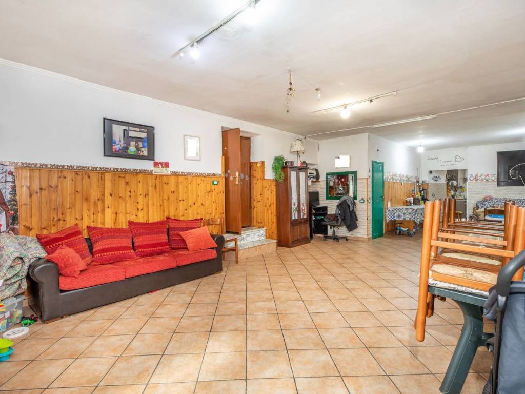 appartamento in vendita a Guidonia Montecelio in zona Villalba