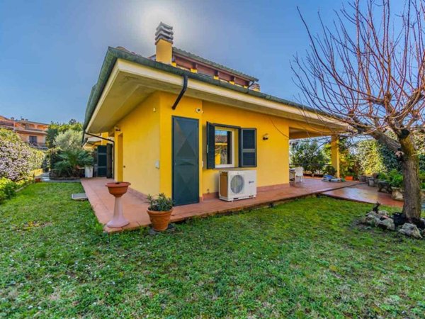 casa indipendente in vendita a Guidonia Montecelio