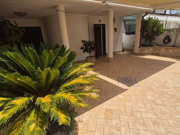 casa indipendente in vendita a Guidonia Montecelio in zona Colleverde