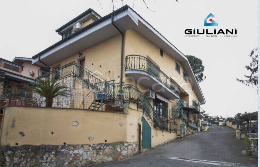 casa indipendente in vendita a Guidonia Montecelio in zona Marco Simone