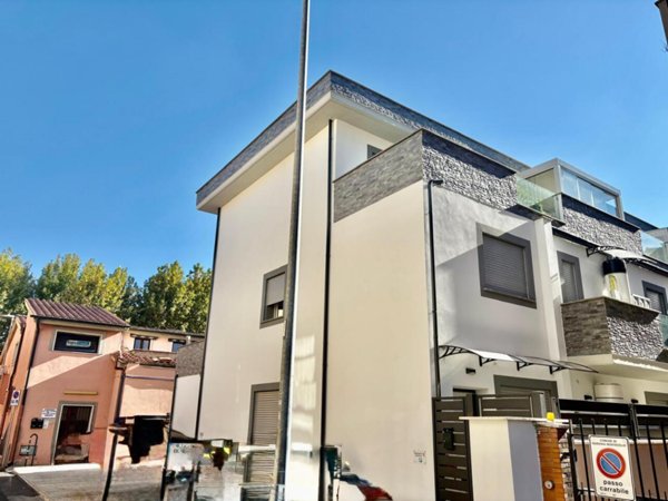 appartamento in vendita a Guidonia Montecelio in zona Guidonia