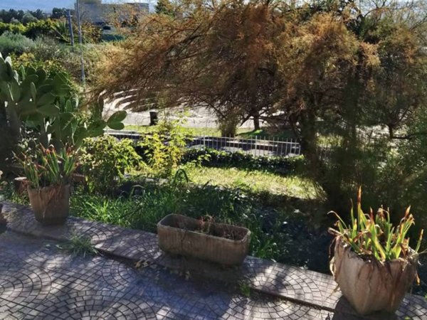 casa indipendente in vendita a Guidonia Montecelio in zona Guidonia