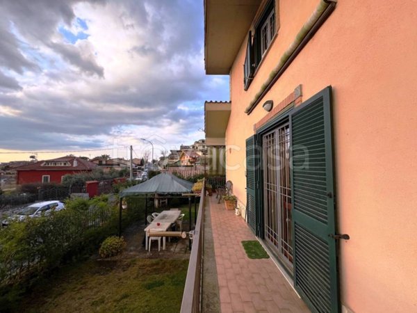 casa indipendente in vendita a Guidonia Montecelio in zona Marco Simone