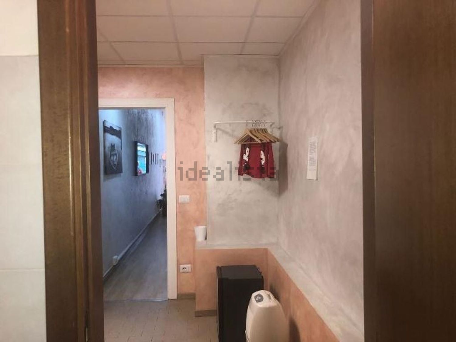 locale commerciale in vendita a Guidonia Montecelio in zona Setteville