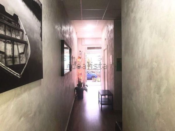 locale commerciale in vendita a Guidonia Montecelio in zona Guidonia