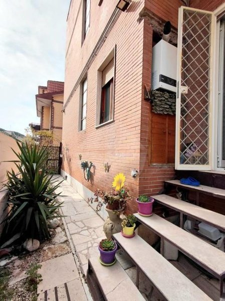 appartamento in vendita a Guidonia Montecelio in zona Villanova