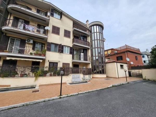 appartamento in vendita a Guidonia Montecelio in zona Villalba