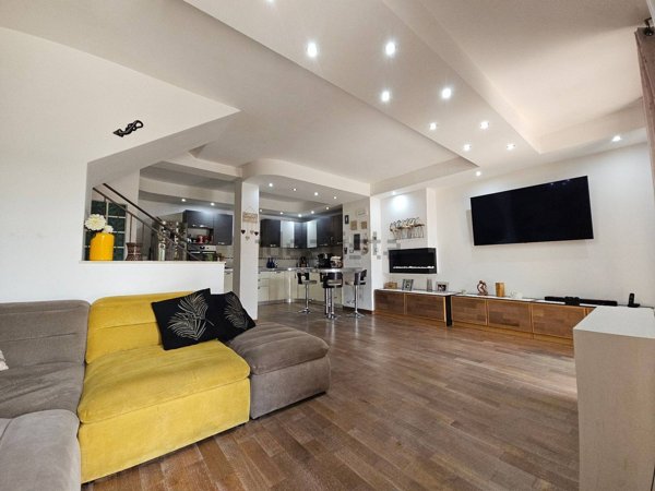 casa indipendente in vendita a Guidonia Montecelio in zona Marco Simone