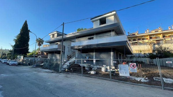 appartamento in vendita a Guidonia Montecelio in zona Marco Simone