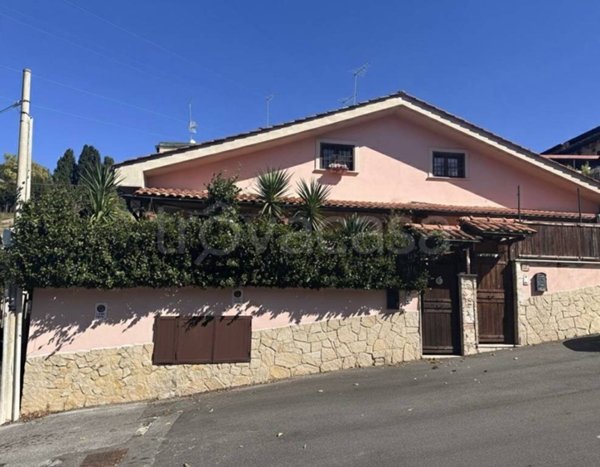 casa indipendente in vendita a Guidonia Montecelio in zona Pichini
