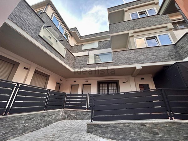 appartamento in vendita a Guidonia Montecelio in zona Guidonia