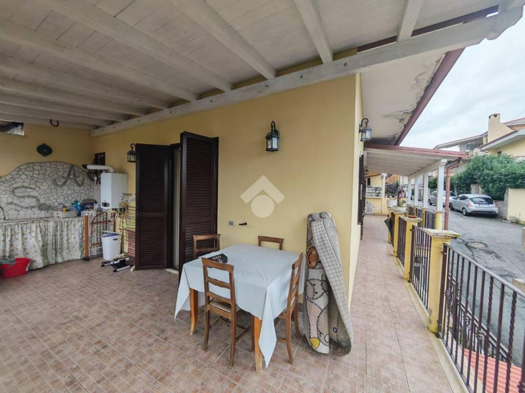 appartamento in vendita a Guidonia Montecelio in zona Guidonia