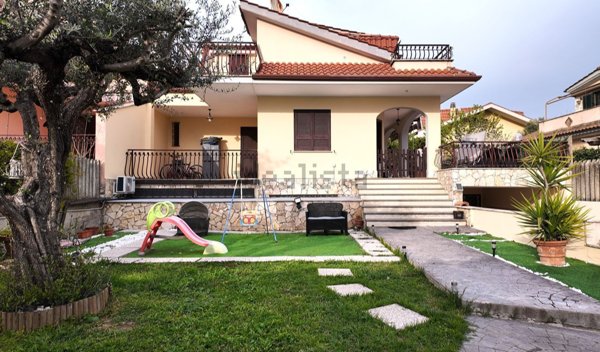 casa indipendente in vendita a Guidonia Montecelio in zona Marco Simone