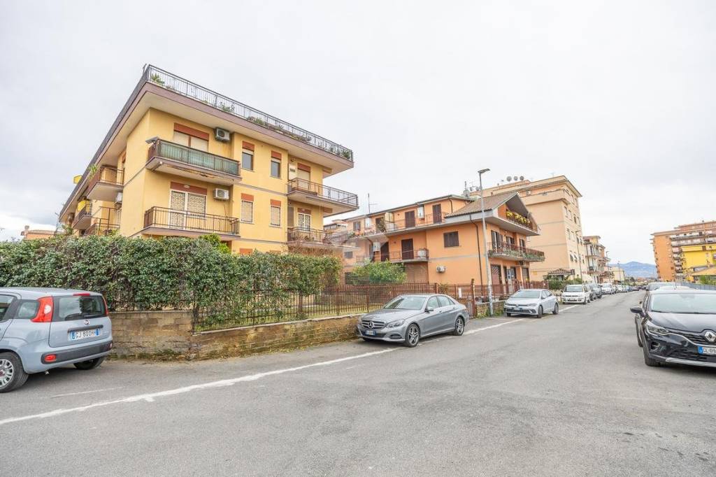 appartamento in vendita a Guidonia Montecelio in zona Setteville