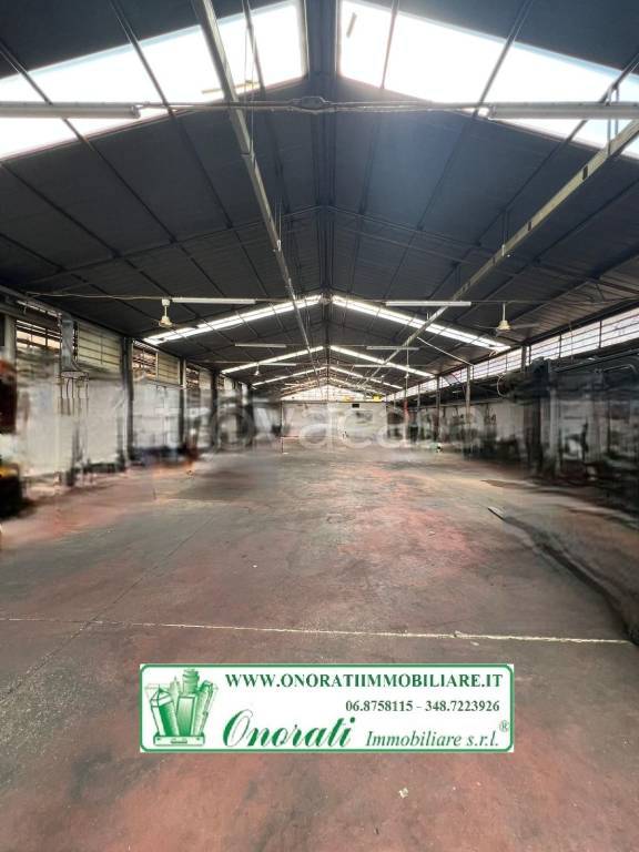 locale commerciale in vendita a Guidonia Montecelio