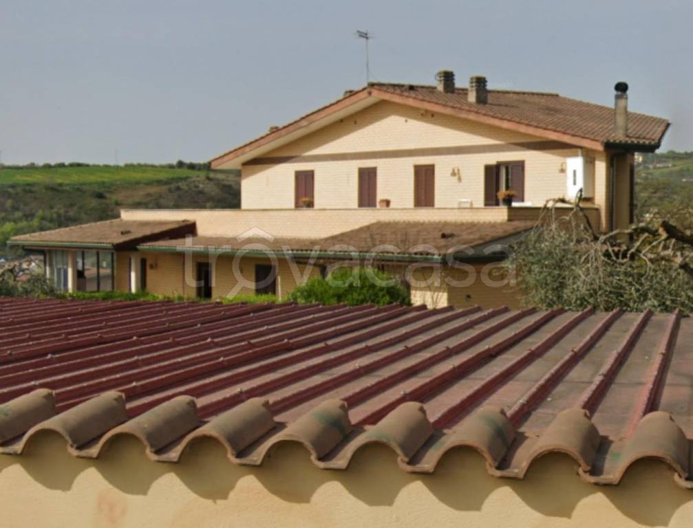 casa indipendente in vendita a Guidonia Montecelio in zona Marco Simone