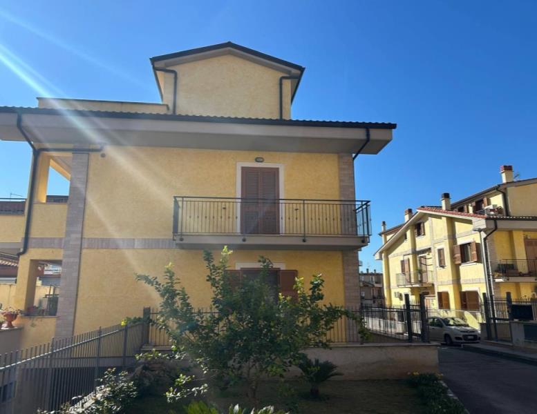 appartamento in vendita a Guidonia Montecelio in zona Villanova