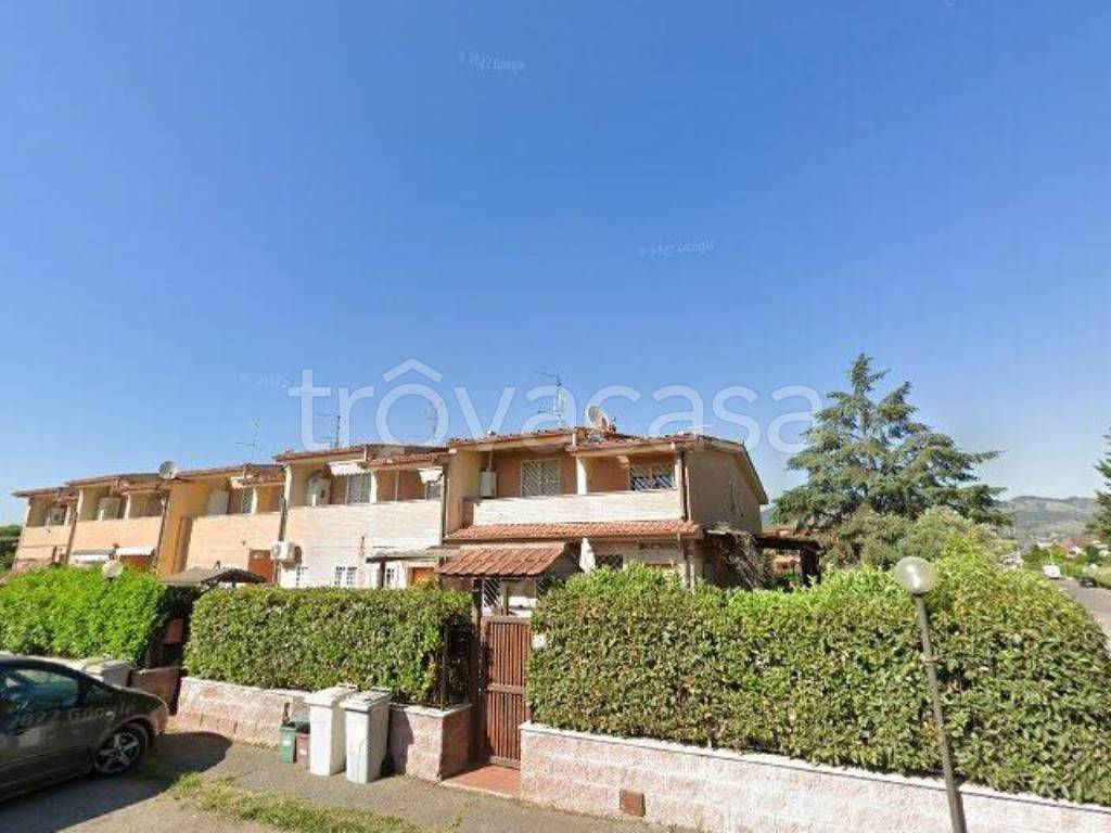 casa indipendente in vendita a Guidonia Montecelio in zona Villanova