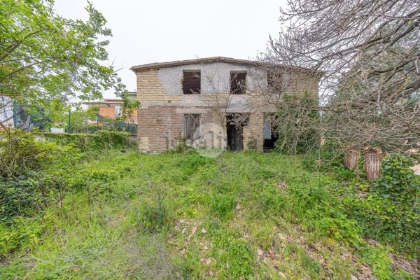 casa indipendente in vendita a Guidonia Montecelio in zona Montecelio