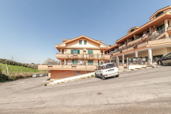 appartamento in vendita a Guidonia Montecelio in zona Pichini