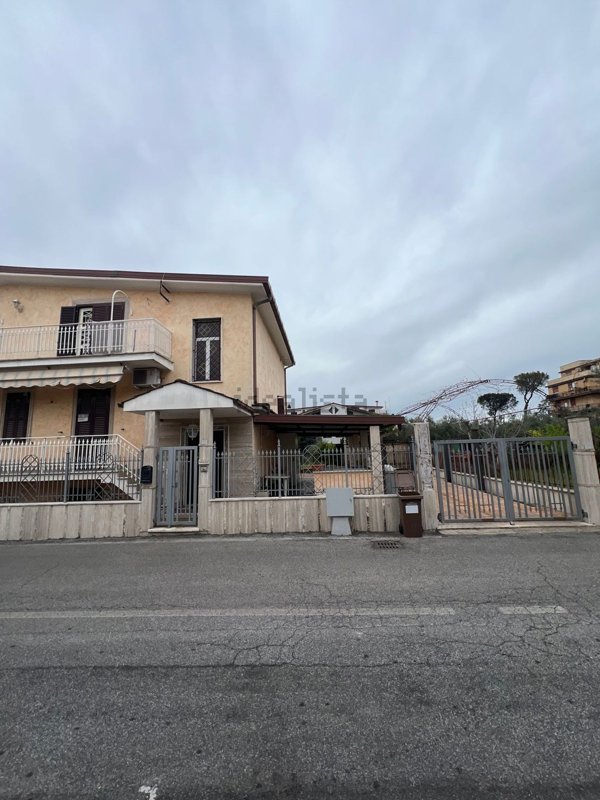 appartamento in vendita a Guidonia Montecelio in zona Villalba