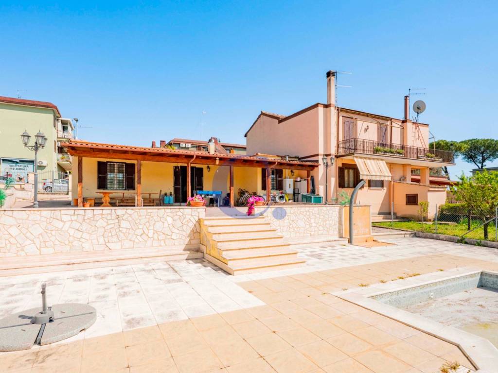 appartamento in vendita a Guidonia Montecelio in zona Bagni di Tivoli