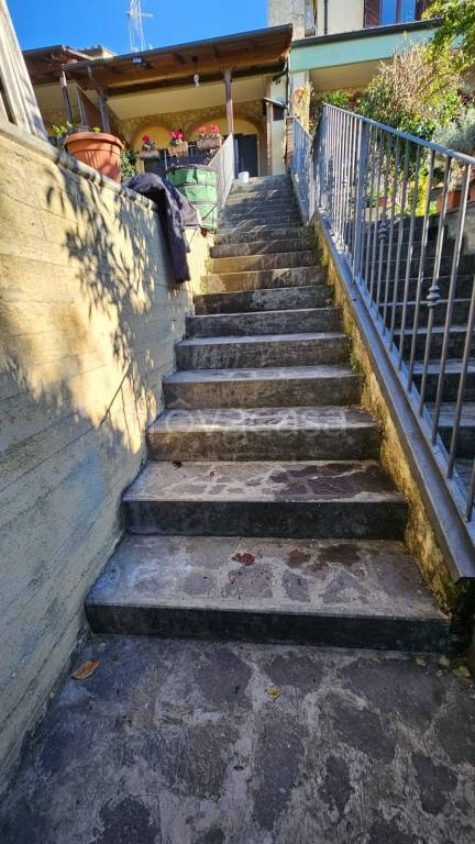 casa indipendente in vendita a Guidonia Montecelio in zona Marco Simone