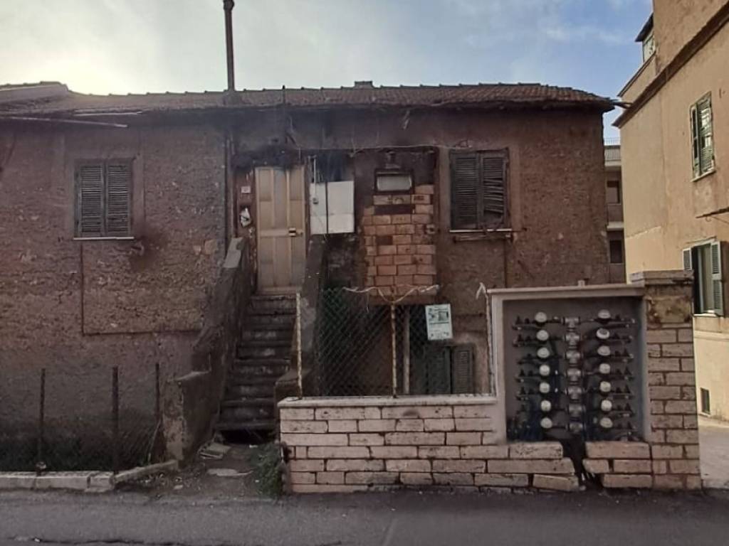 casa indipendente in vendita a Guidonia Montecelio in zona Villalba